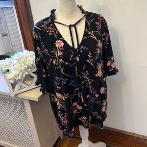 CeCe black floral ruffle short sleeve blouse Size XL EUC